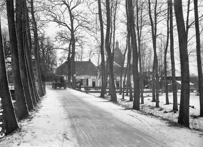 129799 Gezicht in de Tolhuislaan te Bunnik, uit het noordoosten, tijdens winterse omstandigheden, met op de achtergrond ...